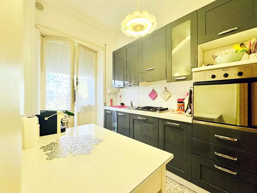 Immagine 11 di Appartamento in vendita  a Massa