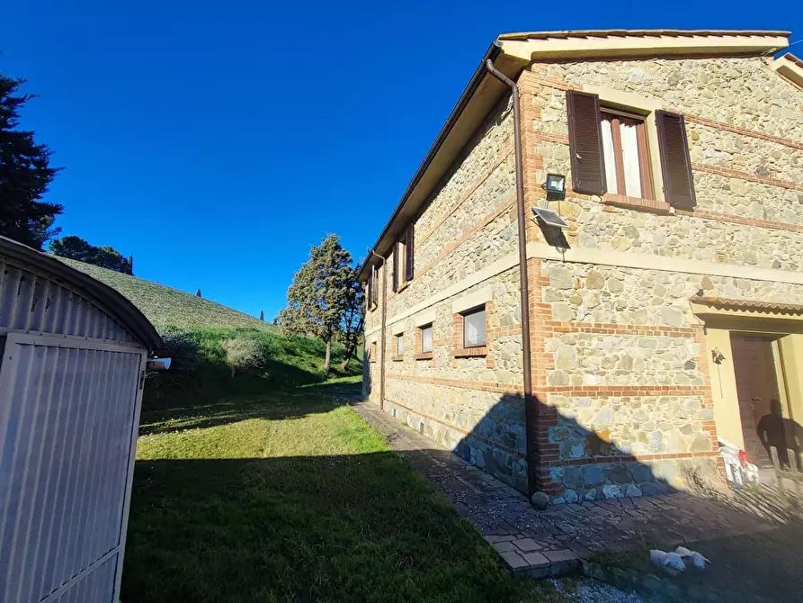 Immagine 19 di Casa colonica in vendita  a Volterra