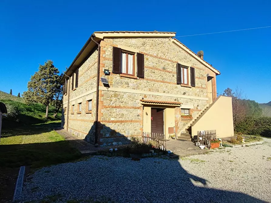 Immagine 3 di Casa colonica in vendita  a Volterra