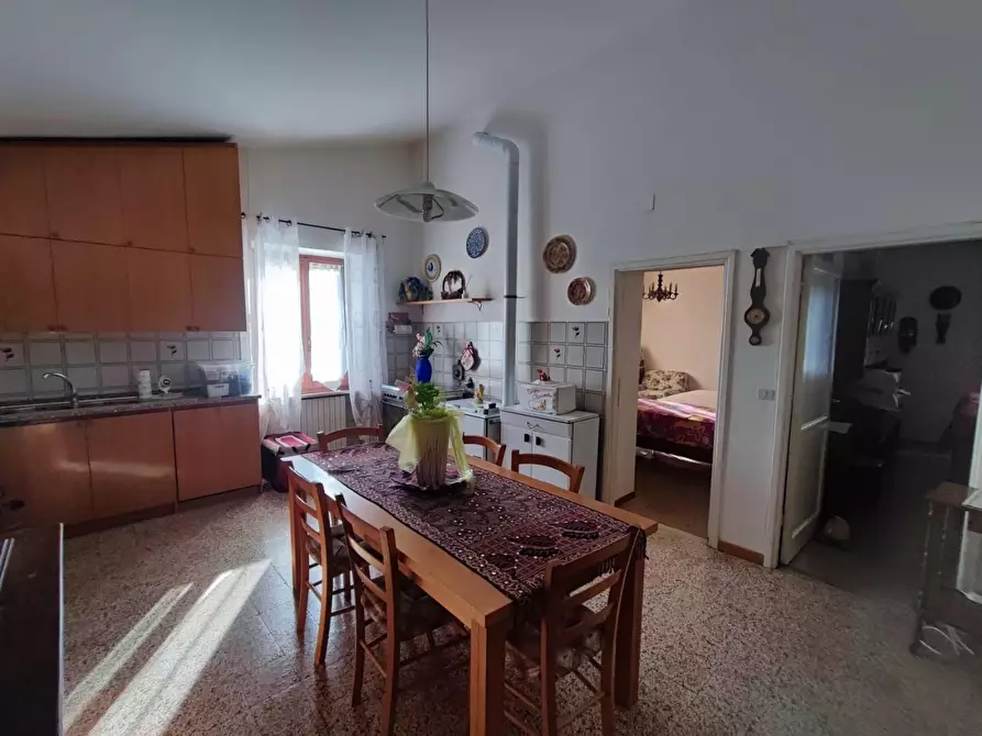 Immagine 2 di Casa colonica in vendita  a Volterra