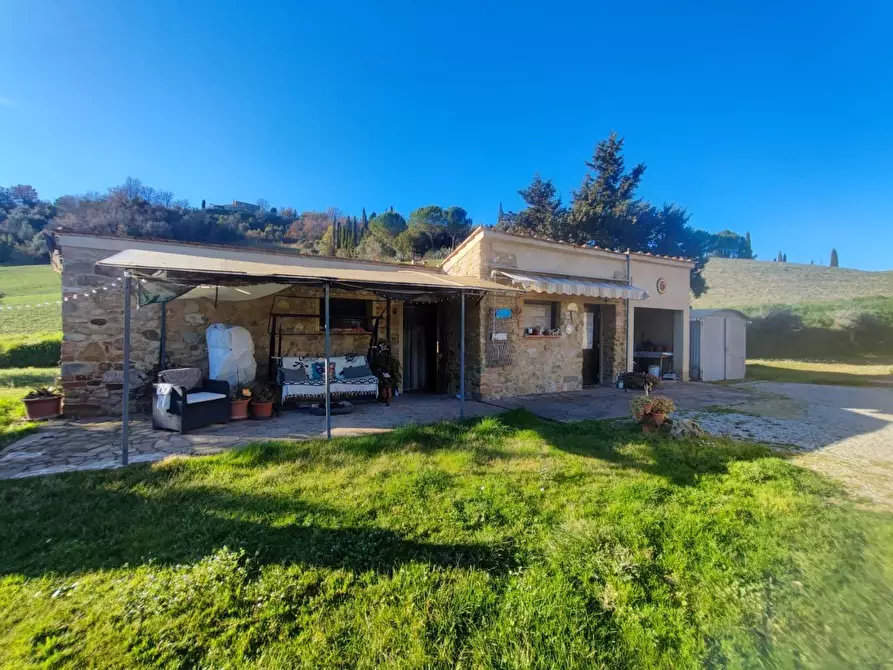 Immagine 40 di Casa colonica in vendita  a Volterra