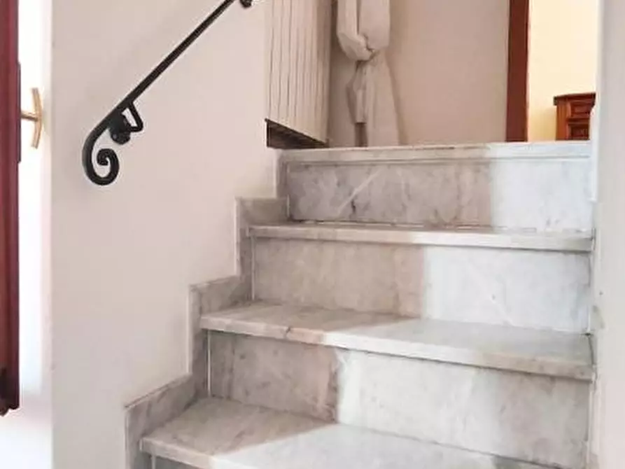 Immagine 11 di Appartamento in vendita  a Carrara