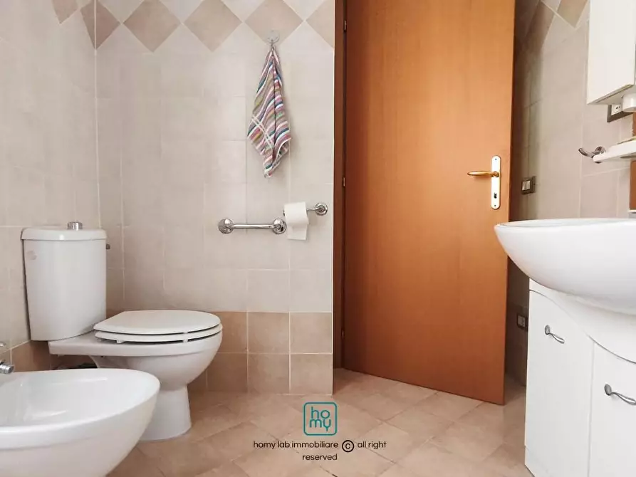 Immagine 3 di Appartamento in vendita  a Carrara