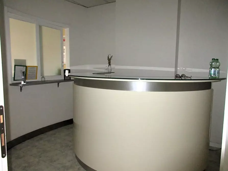 Immagine 5 di Locale commerciale in vendita  a Empoli