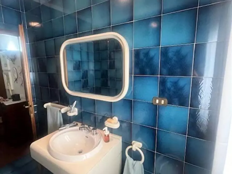 Immagine 8 di Appartamento in vendita  a Carrara