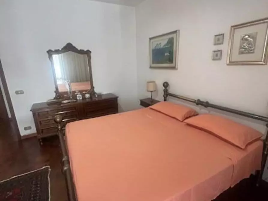 Immagine 17 di Appartamento in vendita  a Carrara