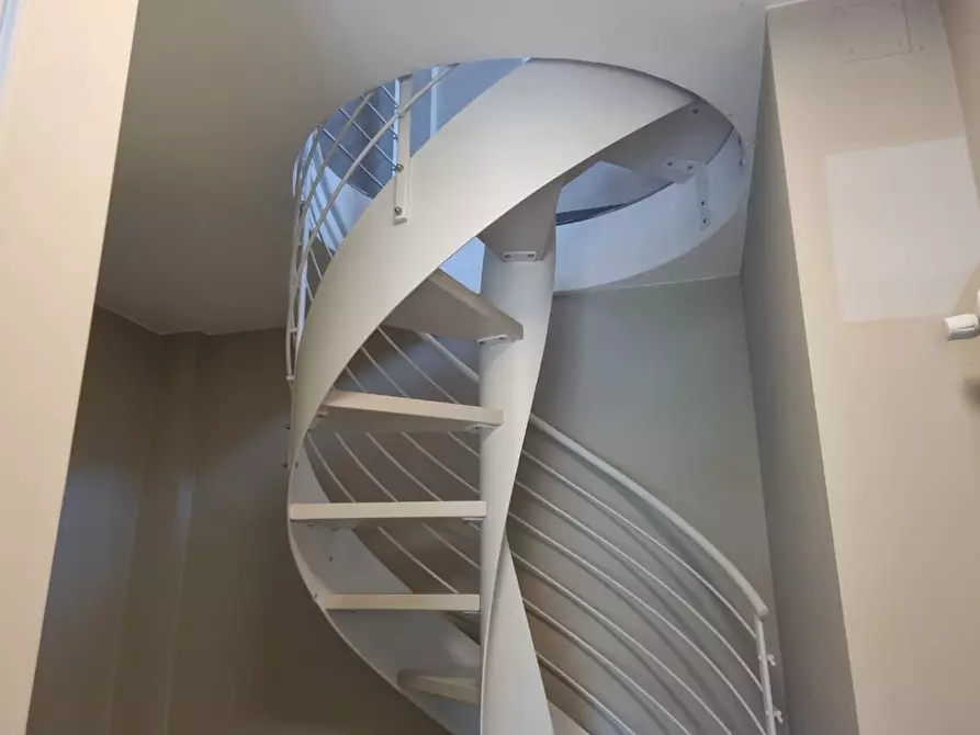 Immagine 15 di Villetta a schiera in vendita  a Massa