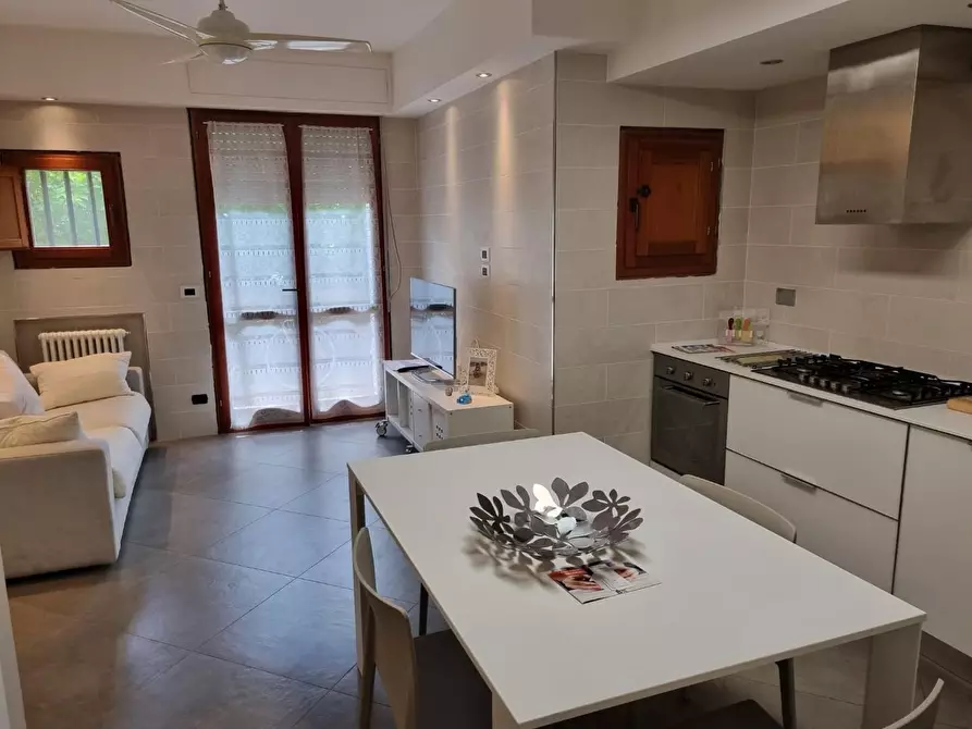 Immagine 4 di Villetta a schiera in vendita  a Massa