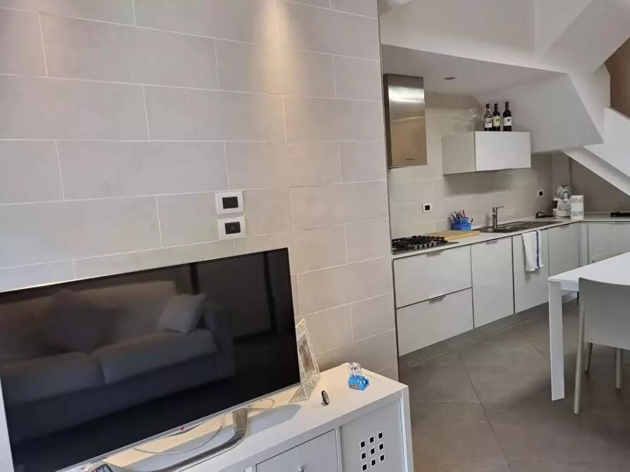 Immagine 2 di Villetta a schiera in vendita  a Massa