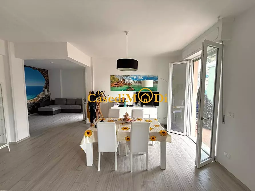 Immagine 4 di Appartamento in vendita  a Livorno