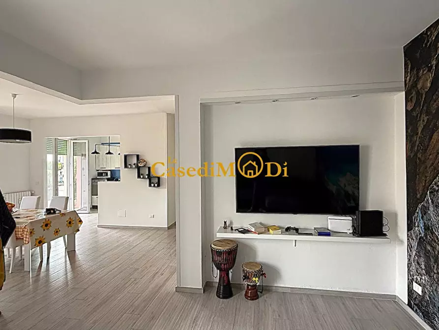 Immagine 10 di Appartamento in vendita  a Livorno