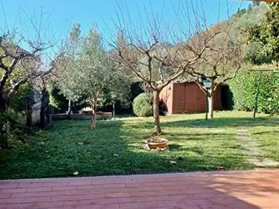 Immagine 41 di Villetta a schiera in vendita  a Calci