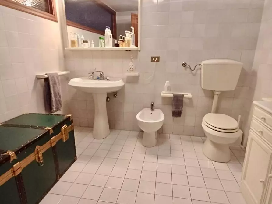 Immagine 36 di Villetta a schiera in vendita  a Calci