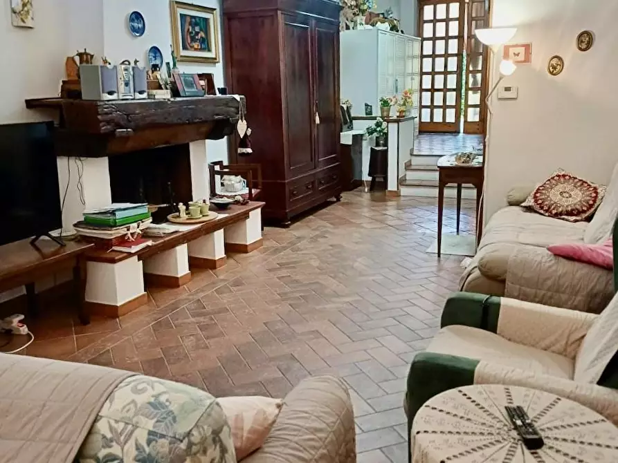 Immagine 46 di Villetta a schiera in vendita  a Calci