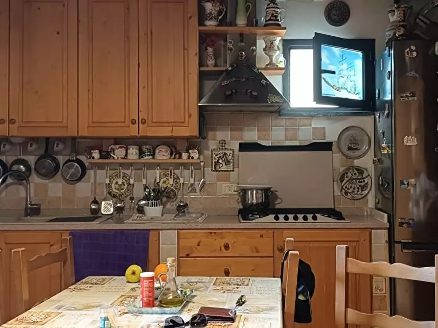 Immagine 1 di Villa in vendita  a Cascina