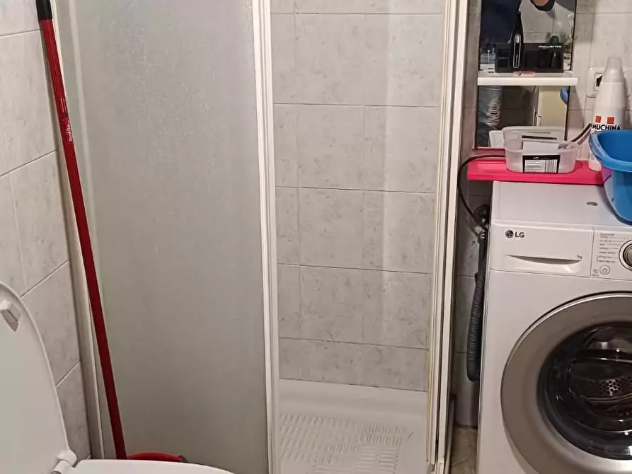 Immagine 5 di Villa in vendita  a Cascina