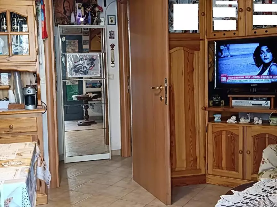 Immagine 2 di Villa in vendita  a Cascina