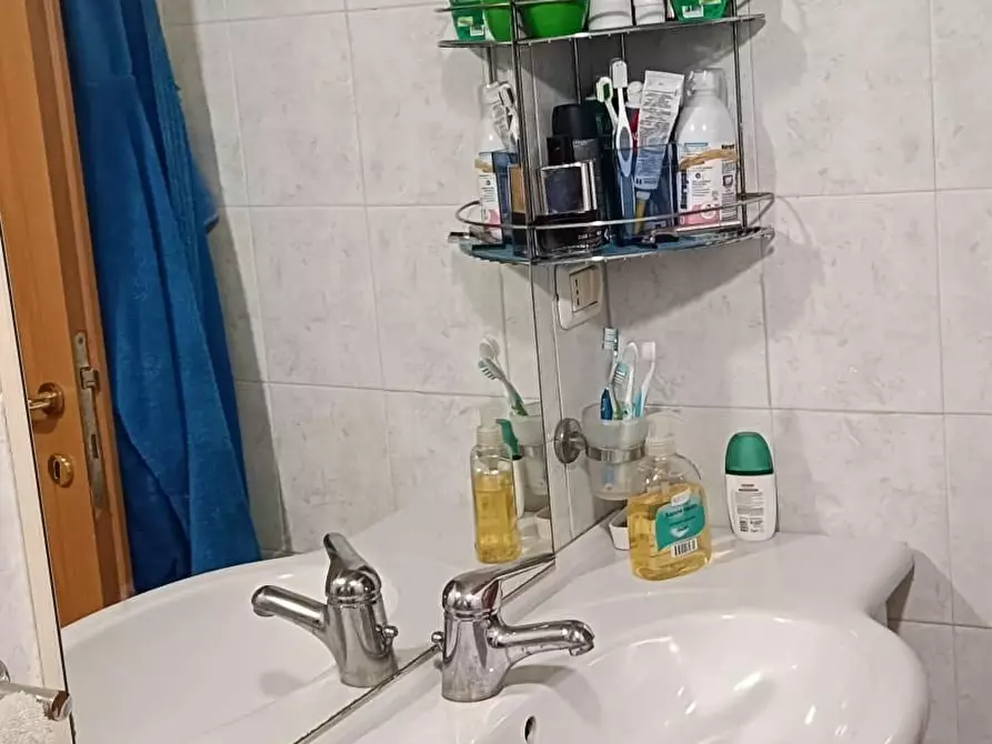 Immagine 4 di Villa in vendita  a Cascina