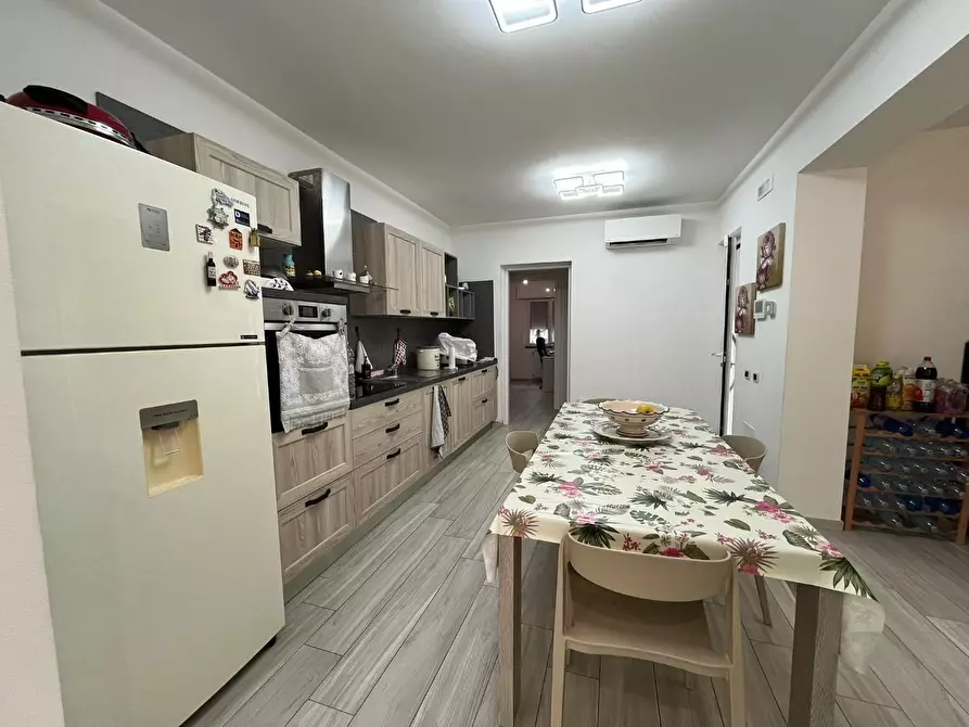 Immagine 16 di Villa in vendita  a Massa