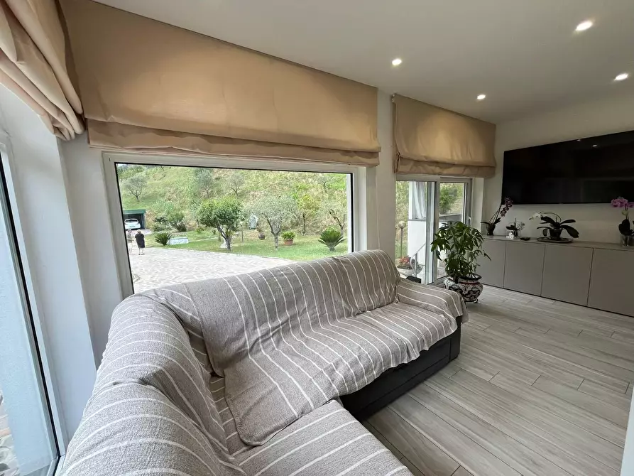 Immagine 14 di Villa in vendita  a Massa