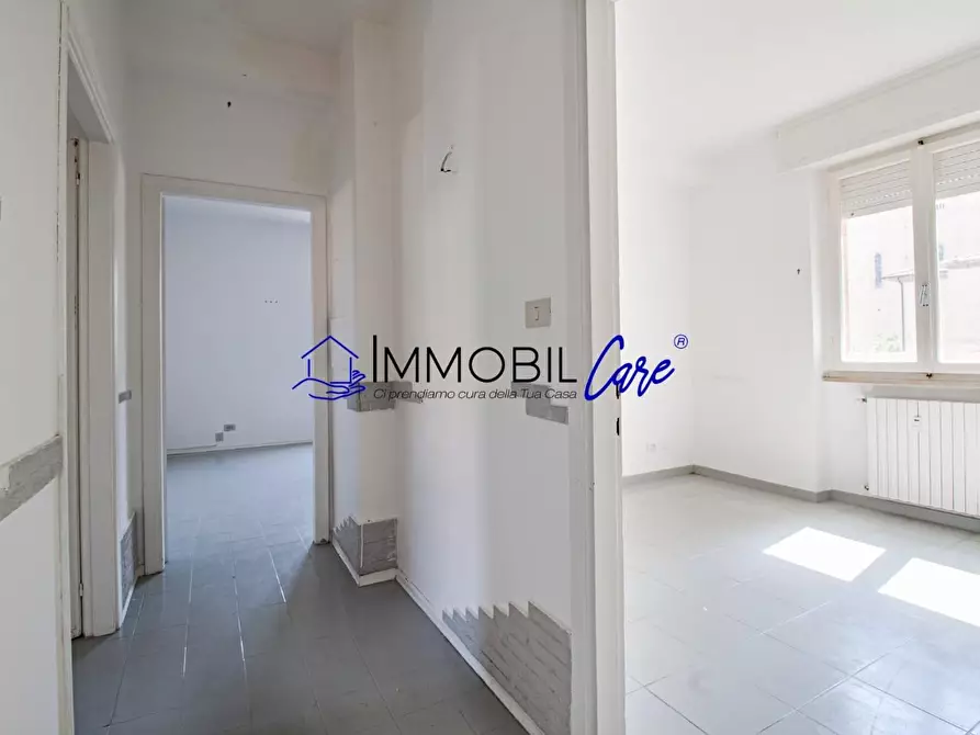 Immagine 8 di Appartamento in vendita  a Livorno