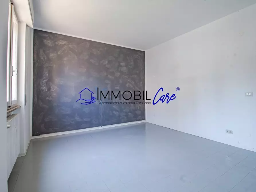 Immagine 2 di Appartamento in vendita  a Livorno