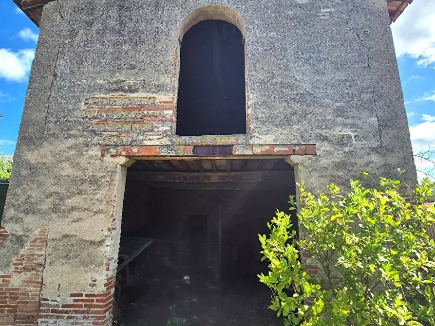 Immagine 12 di Deposito in vendita  a Fucecchio