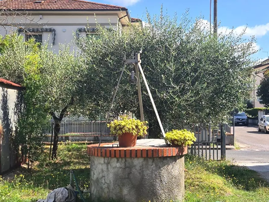 Immagine 2 di Deposito in vendita  a Fucecchio