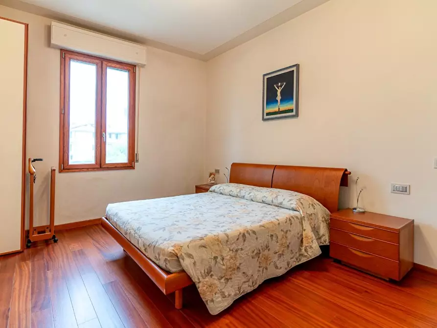 Immagine 27 di Villa in vendita  a Vinci