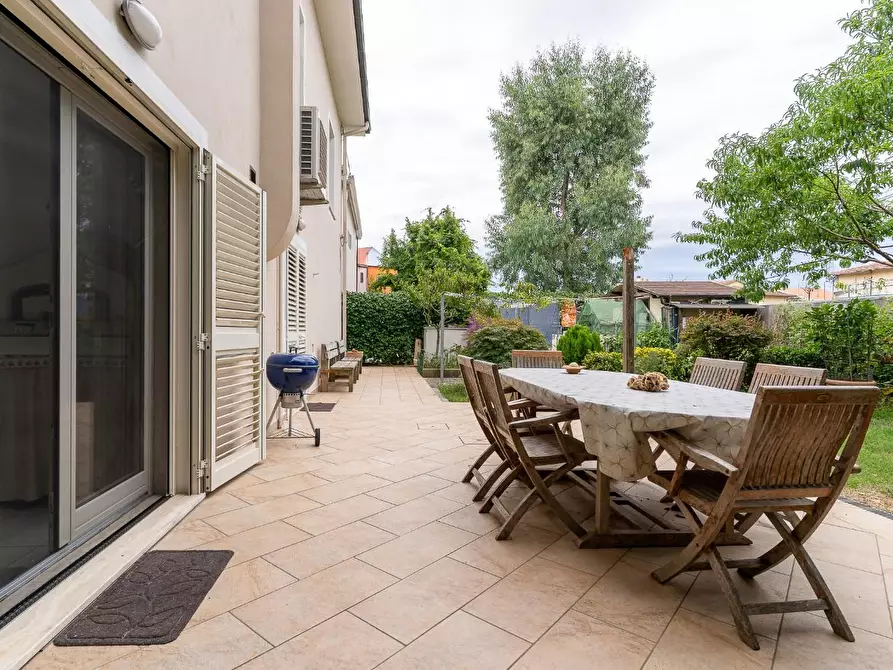 Immagine 48 di Villa in vendita  a Vinci