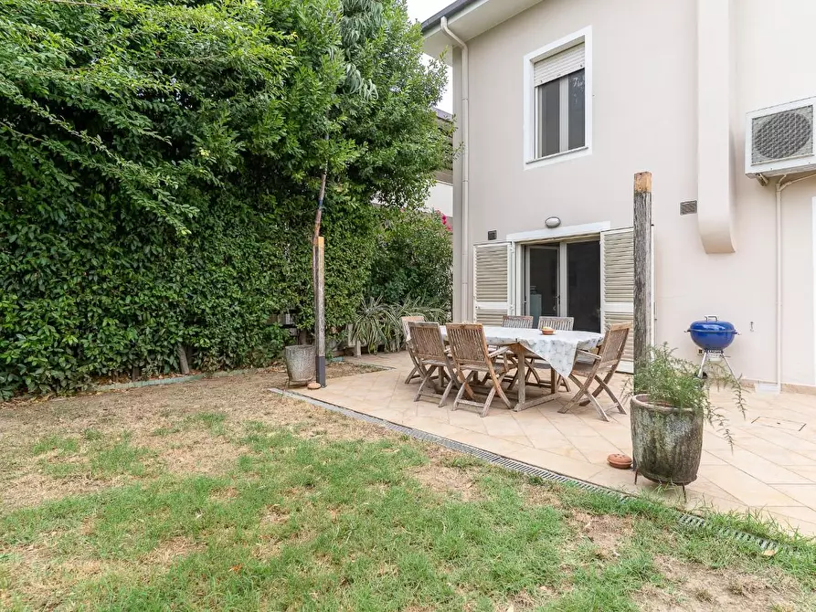 Immagine 53 di Villa in vendita  a Vinci