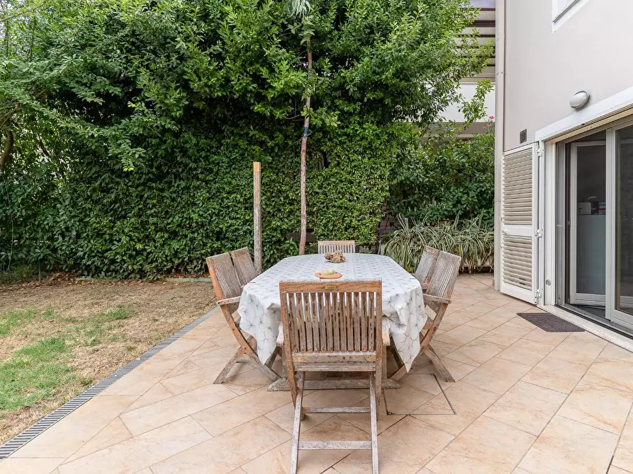 Immagine 45 di Villa in vendita  a Vinci