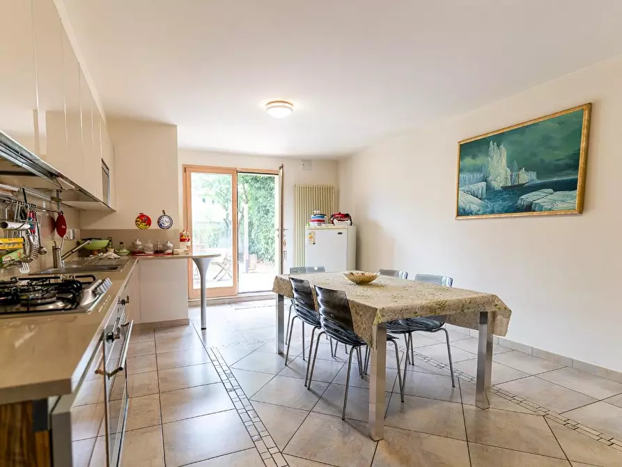 Immagine 2 di Villa in vendita  a Vinci