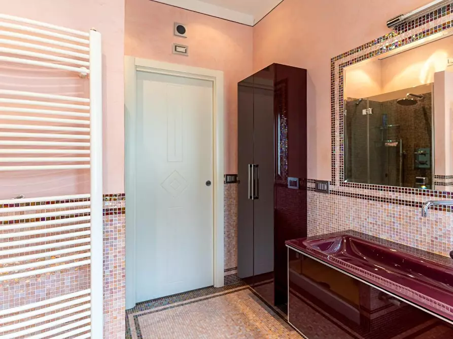 Immagine 43 di Villa in vendita  a Vinci