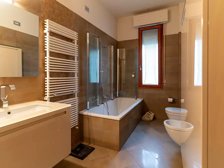 Immagine 41 di Villa in vendita  a Vinci