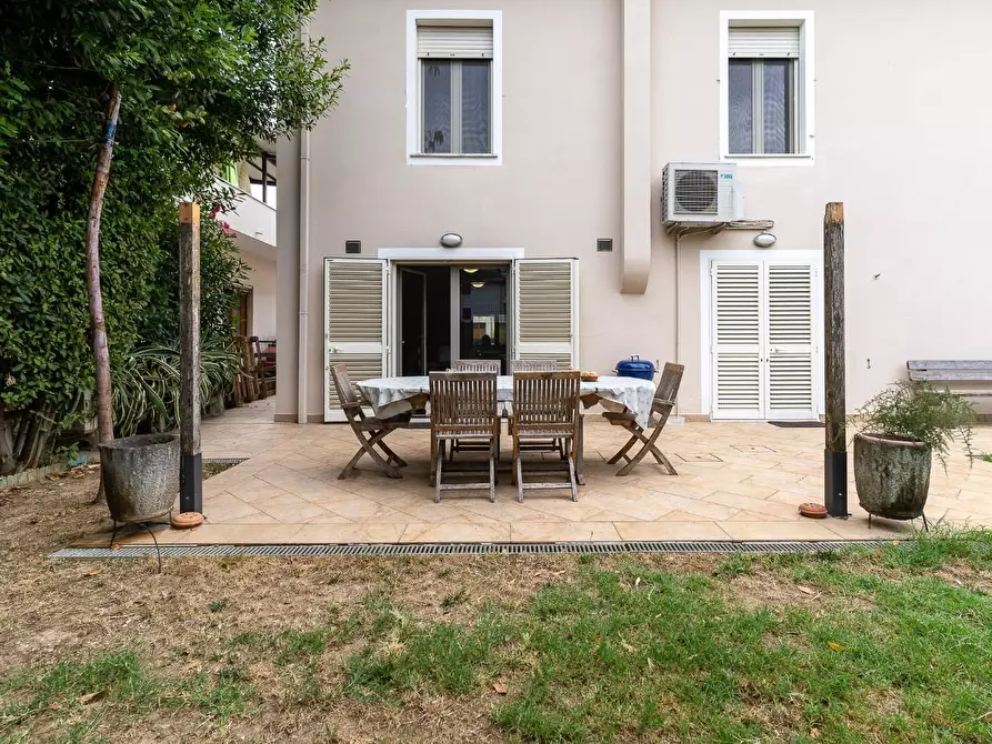 Immagine 46 di Villa in vendita  a Vinci