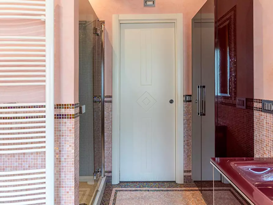 Immagine 42 di Villa in vendita  a Vinci