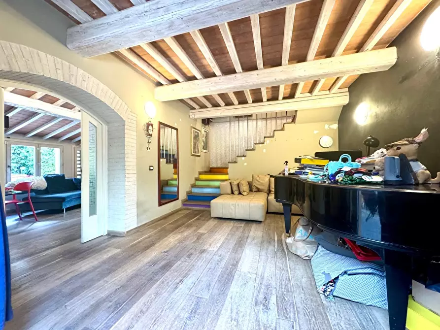 Immagine 9 di Casa colonica in vendita  a Vinci