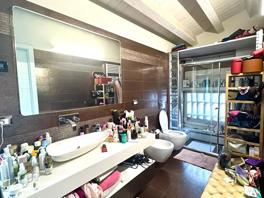 Immagine 27 di Casa colonica in vendita  a Vinci