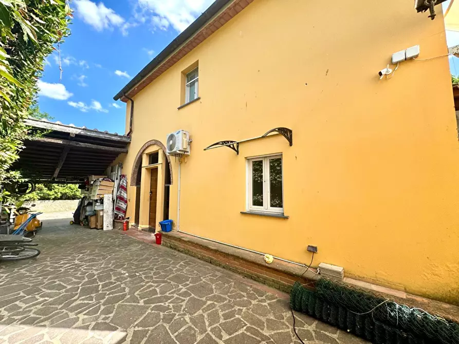 Immagine 2 di Casa colonica in vendita  a Vinci