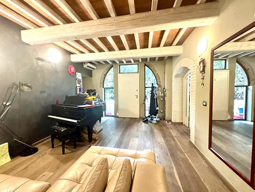 Immagine 34 di Casa colonica in vendita  a Vinci