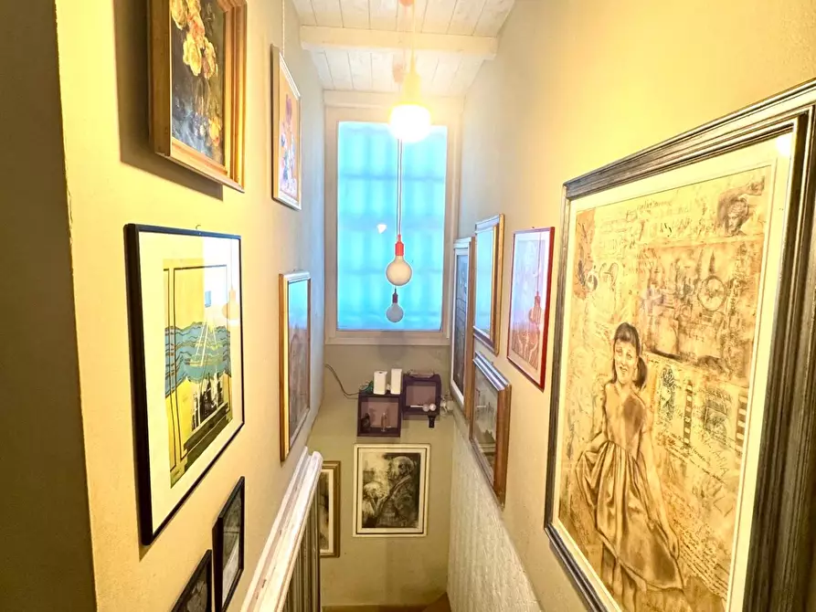 Immagine 31 di Casa colonica in vendita  a Vinci