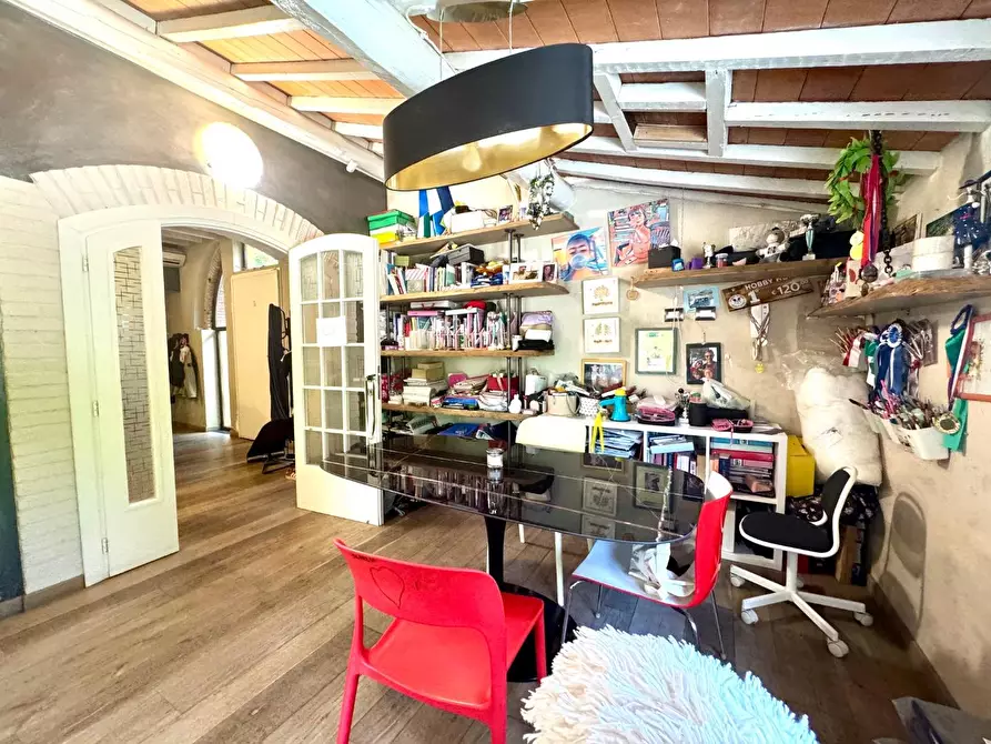 Immagine 36 di Casa colonica in vendita  a Vinci