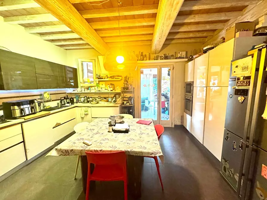 Immagine 37 di Casa colonica in vendita  a Vinci