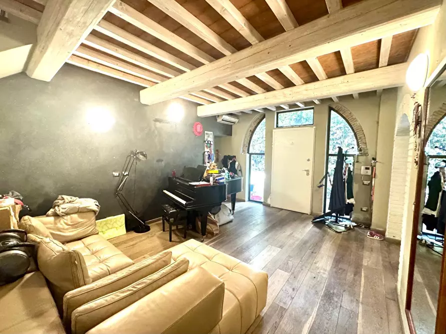 Immagine 14 di Casa colonica in vendita  a Vinci