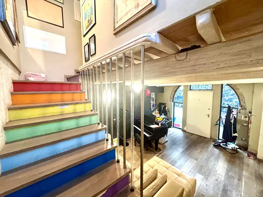 Immagine 21 di Casa colonica in vendita  a Vinci