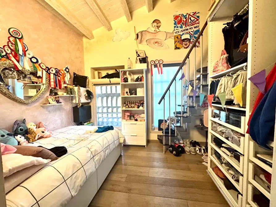 Immagine 30 di Casa colonica in vendita  a Vinci