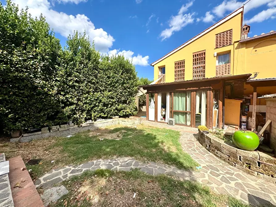 Immagine 5 di Casa colonica in vendita  a Vinci