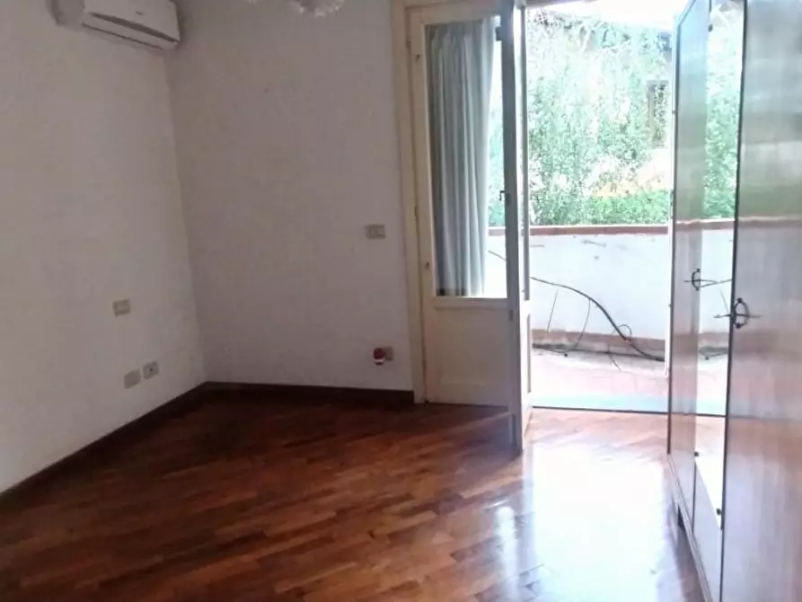 Immagine 15 di Appartamento in vendita  a Massa