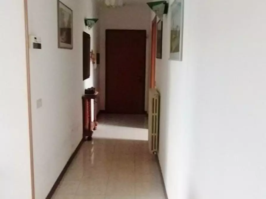 Immagine 11 di Appartamento in vendita  a Massa